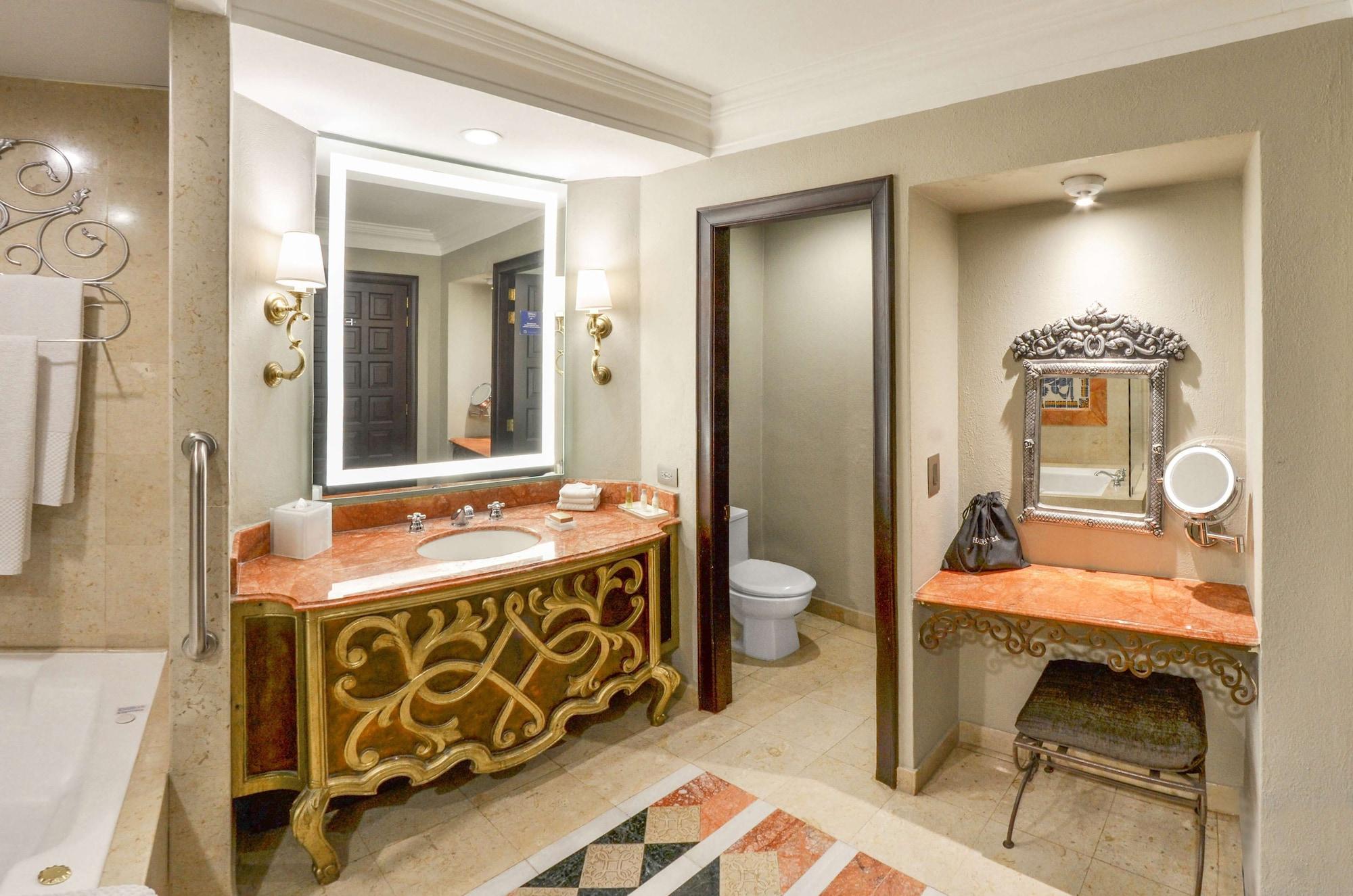 Hotel Hilton Guatemala City, Guatemala 4*